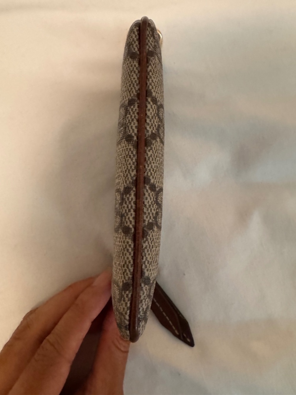 Gucci GG Supreme Key Pouch - Picture 10 of 13